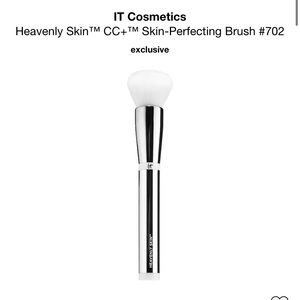 NEW IT Cosmetics CC+™ Skin-Perfecting Brush #702